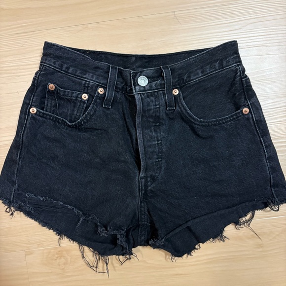 Levi’s 501 Cut Off Jean Shorts Size 24 Black High Rise Distressed - Picture 7 of 11